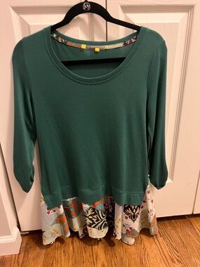 Anthropologie Women’s Teal Scoop-Neck Long Sleeve Top with Printed Hem